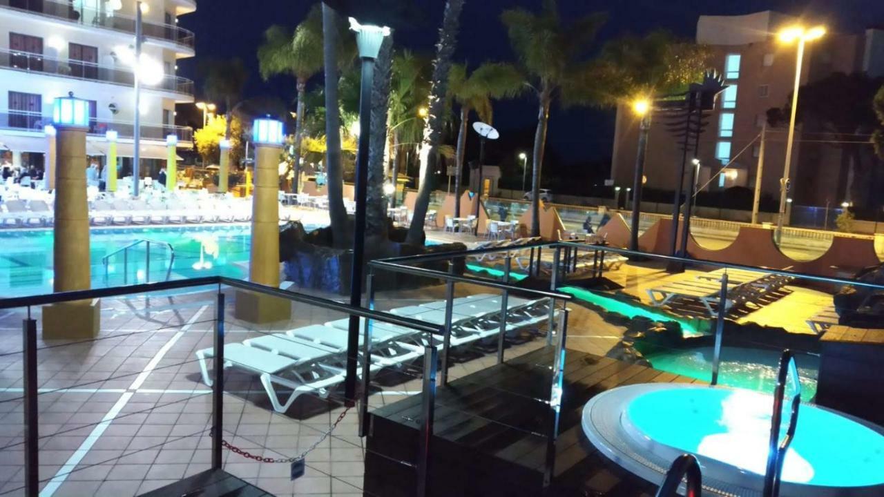 Hotel Reymar Malgrat de Mar Bagian luar foto